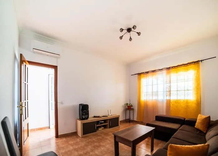 بيت للعطل In Near Beaches