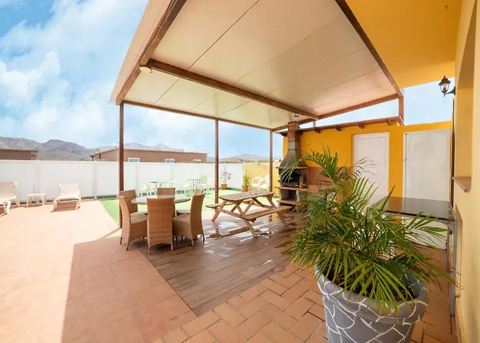 In Near Beaches بيت للعطل *